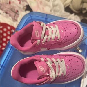 Nike Kids Sneakers in Bright Pink and White